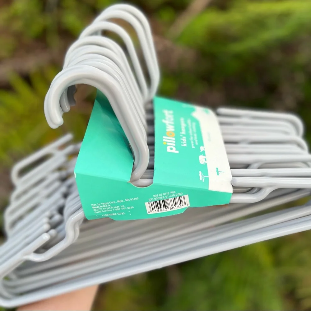 NWT Pillowfort Kids’ Hangers 18 Count